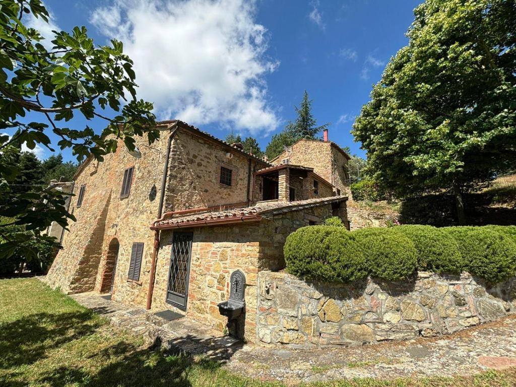 Facciata in pietra del Podere Giulianelli