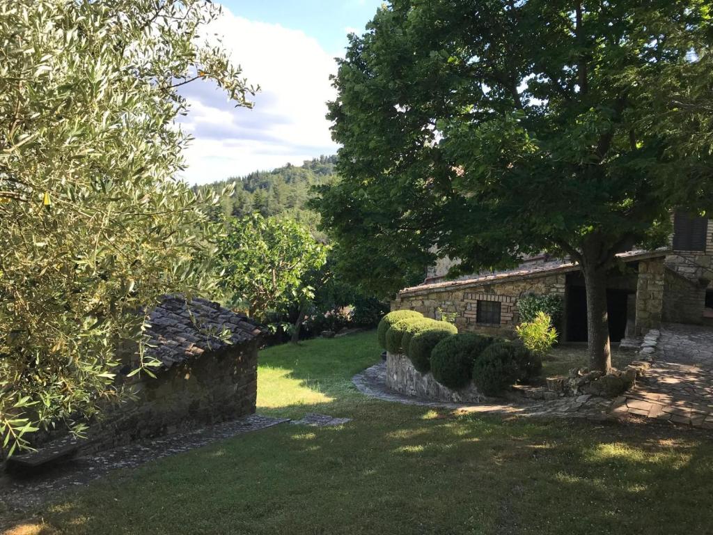 Discesa che porta al casale