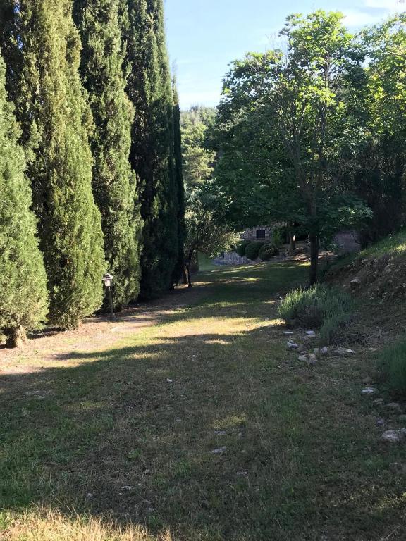 Discesa che porta al casale dal piazzale